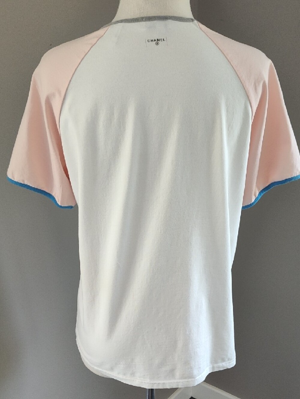 CHANEL Viva Coco Libre Cuba Graphic Short Sleeve Tee - Picture 5 of 8